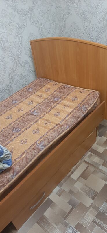 детскую кровать из дерева: Бир кишилик керебет, Колдонулган, Матрасы бар, узуну - 200 см