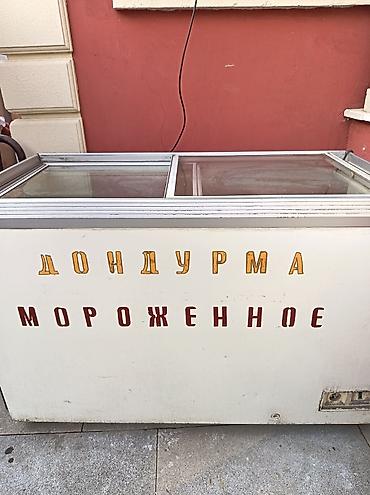 dondurma aparati: Dondurma üçün vitrin tipli dondurucu sandıq. Sürüşən şüşə qapaqlıdır — 3