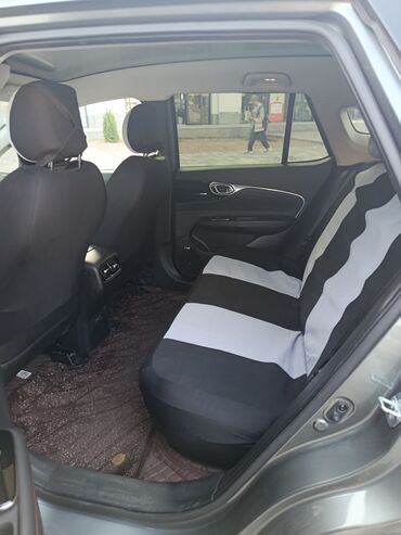 Другие Автомобили: Электромобиль Aion (кроссовер) — просторный салон, современная — 3