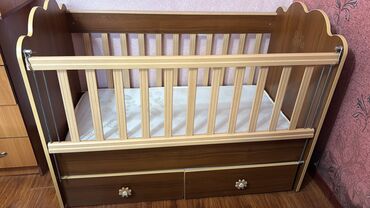 Манежи-кровати: Манеж-кровать, С комодом, ЛДСП