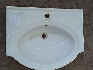 Santexnika: Ağ keramika hamam/lavabo qabı (divara montaj üçün) satilir. Isteyenler — 2