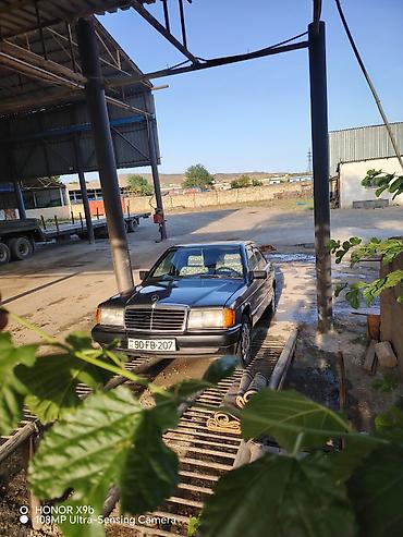 mercedes vito 8 1: Mercedes-Benz 190 (W201): 1.8 l | 1993 il Sedan — 10