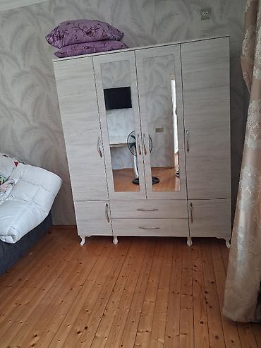 Dolablar: Yeni, 4 qapılı, Güzgülü, Ağ, Açılan, Düz dolab — 1