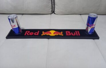 ajice zajedno za: RED BULL podmetac za tocilicu ili pice Odlicno ocuvan gumeni podmetac