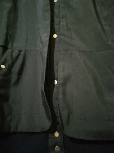 Bomberi: Crna bomber jakna Jordache - Klasičan bomber kroj sa malo širim — 4