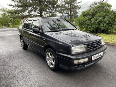 volkswagen vento 1993: Volkswagen Vento: 1994 г., 1.8 л, Механика, Бензин, Седан