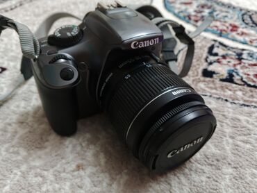 Фотоаппараты: Продаю фотоаппарат, Canon EOS 1100D . В отличном состоянии, есть 2