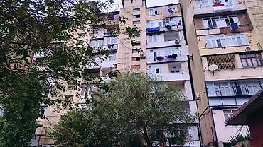 suraxan: Yeni Günəşli qəsəbəsi D massivində 2 otaqlı leninqrad layihəli mənzil — 1