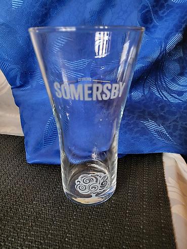 Čaše: Case nove Somersby Case sve na njima odsjaj od svetla. Komada 6 u — 9