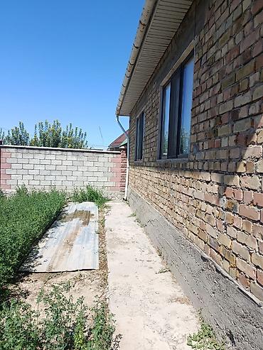 Продажа коттеджей и домов: 4 комнаты, 140 м², 4 соток, Бишкек, Собственник — 18