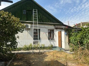 купить жилой дом в караколе: Үйдүн жарымы, 88 кв. м, 3 бөлмө, Кыймылсыз мүлк агенттиги, Эски ремонт