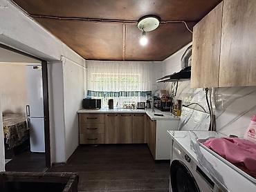 Үйлөрдү сатуу: 4 бөлмө, 80 м², 5 соток, Бишкек, Дордой Моторс базары Кыймылсыз мүлк агенттиги — 3