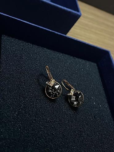 Aksesuarlar: Swarovski "Bella V Drop" Sırqalar Dizayn: Dairəvi kəsimli iri boz — 3