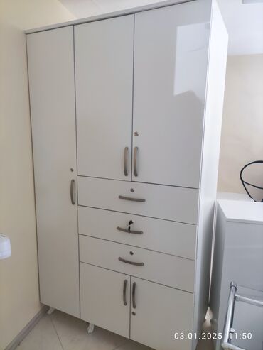 Dolablar: Açılan, 6 qapı Düz dolab, Qarderob, paltar dolabı
