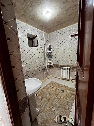 Həyət evləri və villaların satışı: Binəqədi qəs. 6 otaqlı, 170 kv. m, Orta təmir — 12