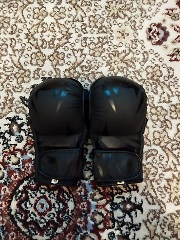 Перчатки MMA (мешковые/спарринговые) Venum, цвет: черный - Тип