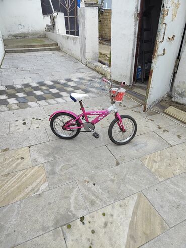 2 dollar satilir: İşlənmiş Uşaq velosipedi Ünvandan götürmə