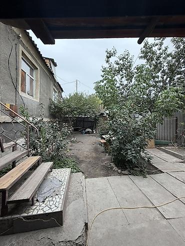 Үй сатып алам: 4 бөлмө, 110 м², 4 соток, Бишкек, Баят/Азиз базары Менчик ээси — 2