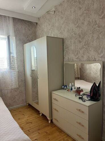 Köhnə tikili: Satılır: tam təmirli 2yataq otagı bır Zal metbex ıstı pol tam eşyalı — 4