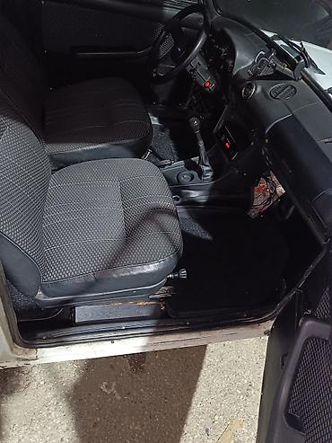 chevrolet malibu kredit: VAZ (LADA) 2106: 1.6 l | 1995 il Sedan — 2