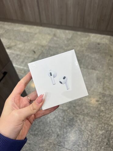 Qulaqlıqlar: Airpods qulaqlıq, yenidir heç işlənməyib. İstəyənlər aşağıdakı nömrə