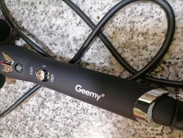 Figaro za kosu: Figaro GEEMY od 180s do 210s ili 90 w za Talase vaše kose. Kao nov — 11