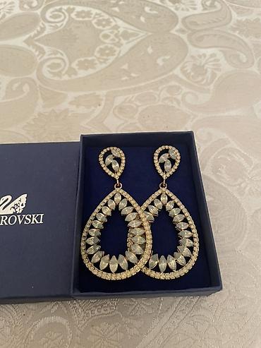 Sırğalar: A klass Swarovskidir. Tezedir — 2