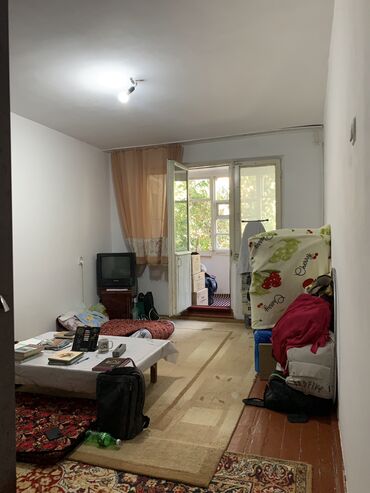 квартира фучука: 1 комната, 32 м², 104 серия, 2 этаж, Старый ремонт