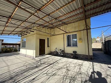 Продажа коттеджей и домов: 🏡 Продается двухэтажный дом 📍 Район с. Чон Арык 🔹 Участок — 8 соток — 3