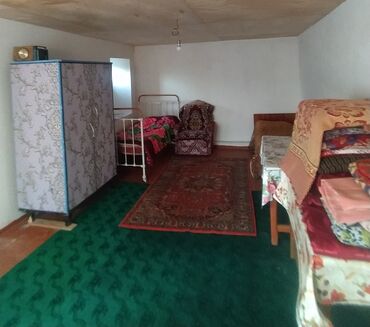 Bağ evlərinin kirayəsi: Kirayə üçün ev - Plan: böyük zal, ayrıca yataq otaqları - Zal: taxta — 6