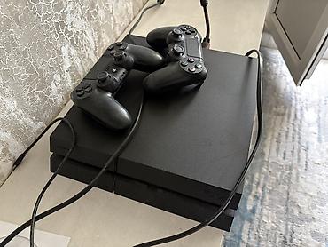 Sony PlayStation: Продаю Sony Playstation 4, родные оригинальные джостики. Прибыл 5 лет — 1