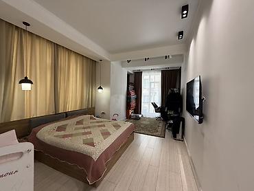 2016: 3 комнаты, 105 м², ул. Логвиненко / Боконбаева Элитка, 5 этаж, Дизайнерский ремонт — 1