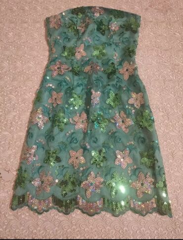 Ziyafət donları: ВЕЧЕРНОЕ ПЛАТЬЕ 50 МАНАТ 50 MANAT 15 MANAT ЗЕЛЕНОЕ ПЛАТЬЕ 10 — 18