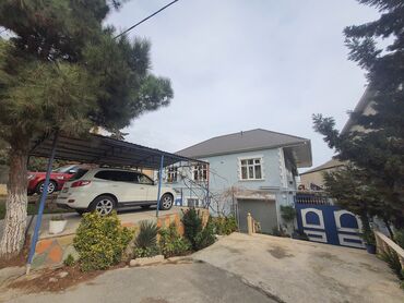 Həyət evləri və villaların satışı: Qaraçuxur qəs. 10 otaq, 200 kv. m, Yeni təmirli