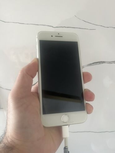 Apple iPhone: IPhone 6s, 256 GB, Gümüşü, Qırıq — 6