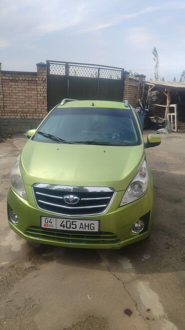 срочно продам авто в связи с переездом: Daewoo : 2010 г., 1 л, Автомат, Бензин, Хэтчбэк