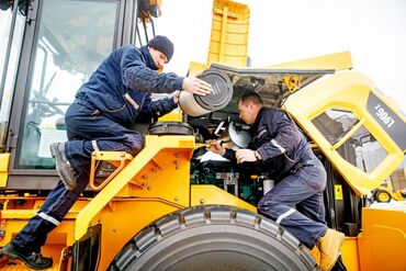 специалист по ремонту оборудования: Профессиональный ремонт спецтехники, экскаватор, погрузчик