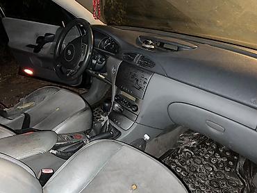 e34 2 5: Renault Laguna: 2002 г., 2 л, Механика, Бензин, Универсал — 4