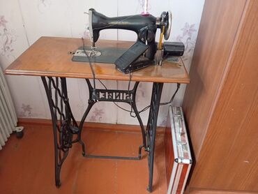 рулонные шторы баку: Tikiş maşını satılır *Qiymət 100₼* Puroblemi yoxdu Ünvan Saray