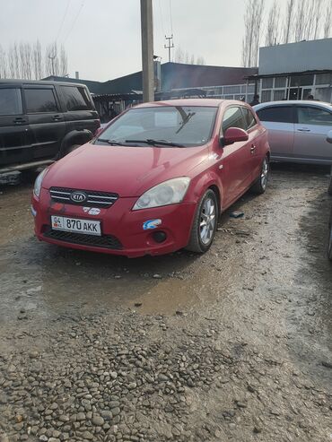 Kia: Kia Ceed: 2008 г., 1.4 л, Механика, Бензин, Хэтчбэк