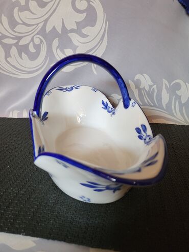 Ostalo posuđe: Porcelanska,nova,vintaz korpa,rucno oslikana. Nova veca korpa na lalafo.rs — 9 Ostalo posuđe: Porcelanska,nova,vintaz korpa,rucno oslikana. Nova veca korpa — 9