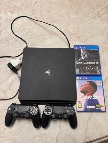 Kompüter, noutbuk və planşetlər: PlayStation 4 Slim oyun konsolu paketi Daxildir: - PS4 Slim konsolu