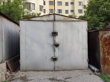 продаю одеяла: 18 м², Металлический | Охрана