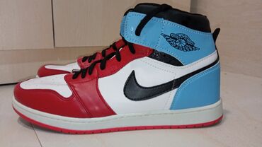 nike sb: 15 azn təcili satılır 44 razmer super keyfiyyətli. çatdırılma var