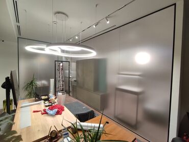 Građevinarstvo i rekonstrukcija: Lepljenje peskirnih folija na staklo — 3