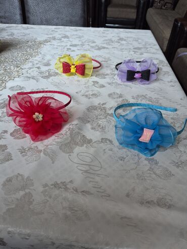 Saç aksesuarları: Abadoklar və çələnglər . Hərbirindən əldə var. Əl işidir və təkdir — 6