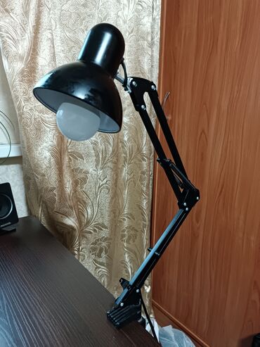 настольная лампа для маникюра: Продаю настольную лампу для маникюра 
в отличном состоянии
