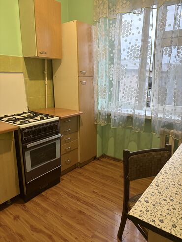 продаю дом бишкек ынтымак: 2 бөлмө, 45 кв. м, Жеке план, 4 кабат, Эски ремонт