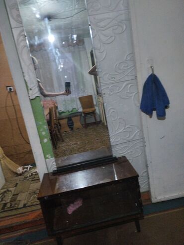 мебель старинная: Продается тремо за 1000 сом в городе Каракол обращаться по телефону