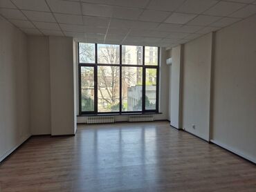 Офисы: Сдаю Офис, 210 м², В жилом комплексе, 1 линия, С отдельной кухней, С отдельным входом